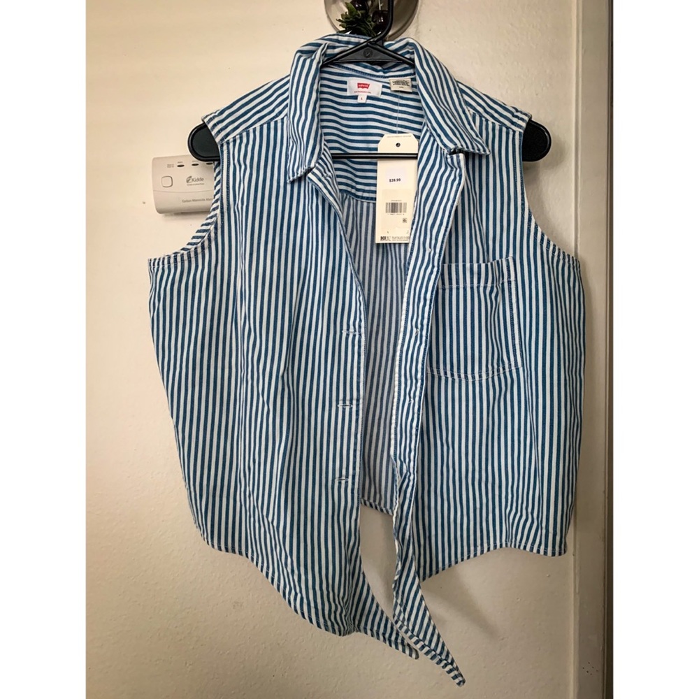 NWT Levi’s Tie-Front Sleeveless Top